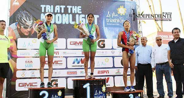 Los mexicanos David Mendoza y Adriana Carreño fueron los ganadores del Triatlón Internacional  La Paz 2016