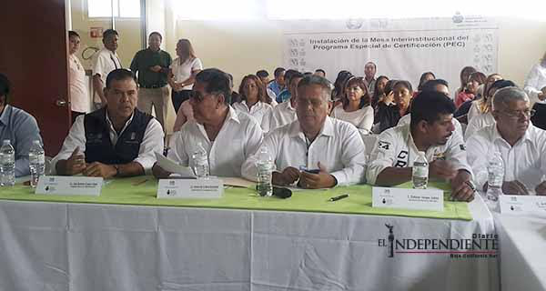 Personas con rezago educativo podrán certificar primaria y secundaria en un solo examen