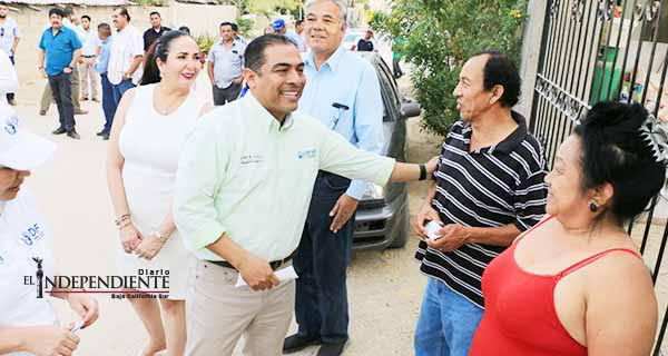 Vecinos agradecen al alcalde por las obras entregadas