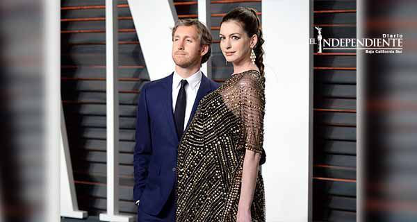 Anne Hathaway da a luz a su primer hijo