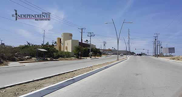 Parte pavimentada de la “brecha” en CSL es utilizada como pista de carreras