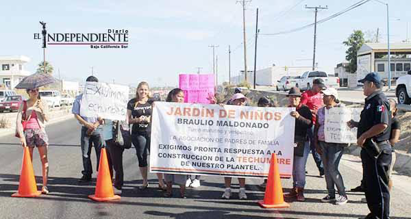 Padres de familia retoman protestas; cierran parcialmente la transpenisular en SJC