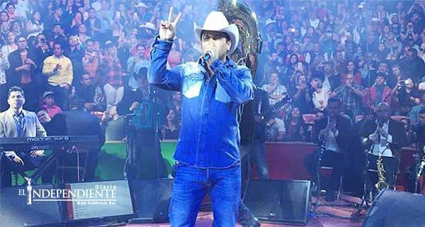 Julión Álvarez se defiende tras comentarios sobre la mujer