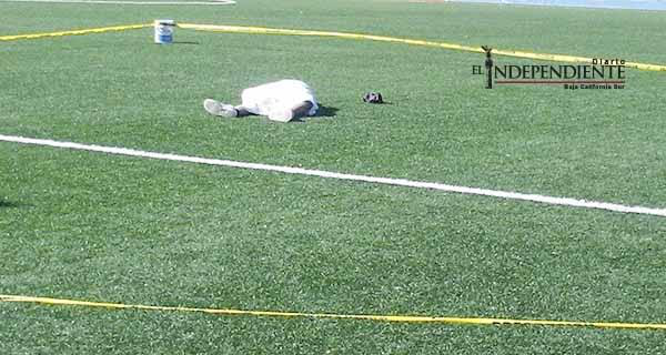 ¡Tenía 18 años! El individuo que falleció en campo de futbol de La Paz
