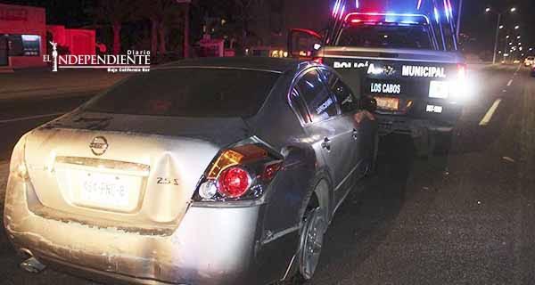 Tras persecución, choca patrulla contra auto robado; el ladrón fue detenido