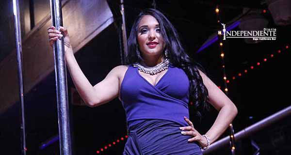 Ex policía nudista se confiesa en el ‘tubo’ previo a show en 'teibol'