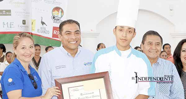 Reconoce labor de trabajadores hoteleros: Arturo de la Rosa