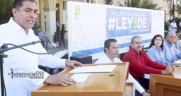 Funcionarios cabeños presentan su ley 3 de 3 y practican control antidopaje