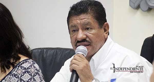 Llama alcalde de La Paz a sus funcionarios a tener “buena conducta” ante la sociedad