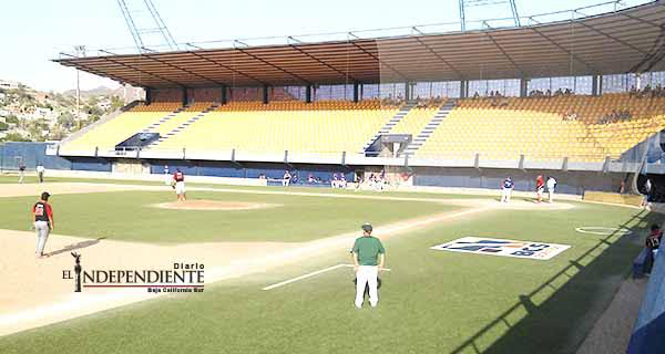 Autoridades y dirigentes del beisbol violan reglamento interno del Estadio C.Nalh