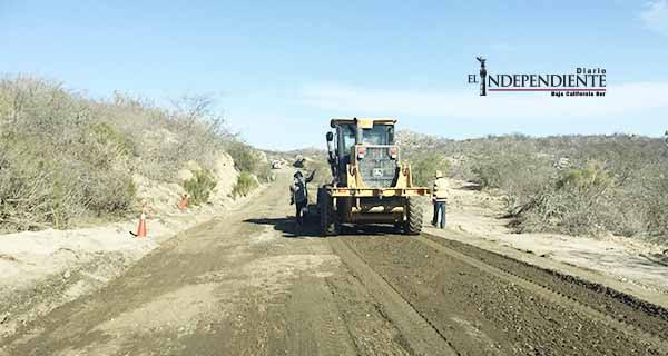 Con una inversión de 61 mdp reconstruye la SCT carretera Los Planes