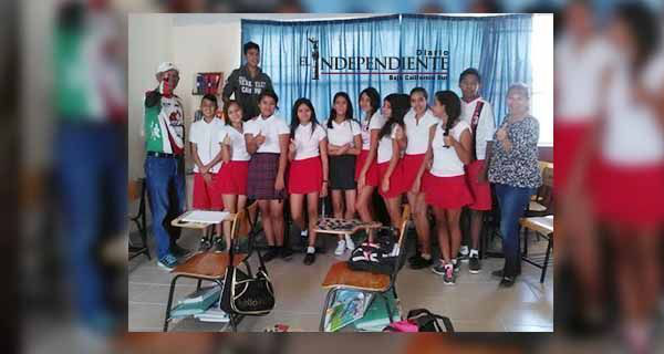 Ciclistas del Club Cimarrones MTB imparten pláticas en San Juan de la Costa