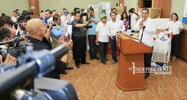 Libertad de expresión, necesaria para construir gobiernos transparentes y de cercanía ciudadana: Arturo de la Rosa