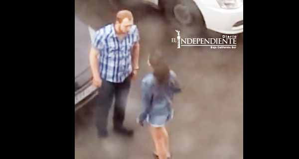 Hombre noquea a su novia durante acalorada discusión