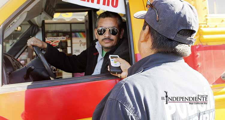 610 choferes de peseros han pasado por el chequeo médico de Tránsito