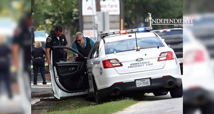 Muere menor atrapado dentro de automóvil en Texas