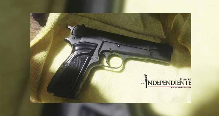 Abastecida con 12 balas, encontraron un 9 mm en el baño de un restaurante de CSL