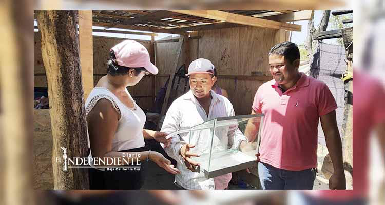 Familias de escasos recursos reciben novedoso destilador de agua salada