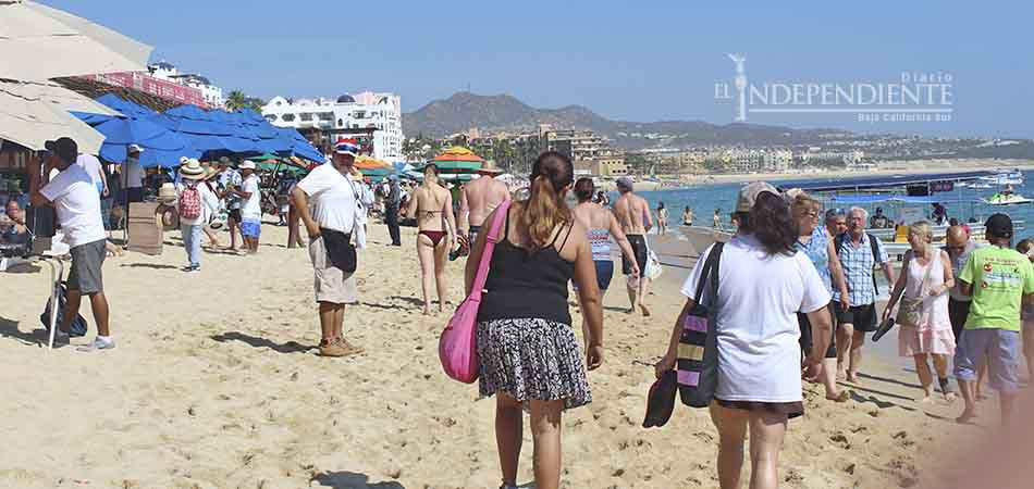 Los Cabos recibe 2017 con llenos totales