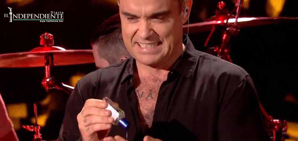 Robbie Williams usa gel antibacterial hasta con su suegra