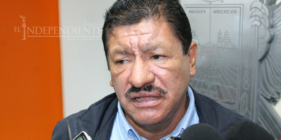 Armando Martínez renunciará al 20% de su salario