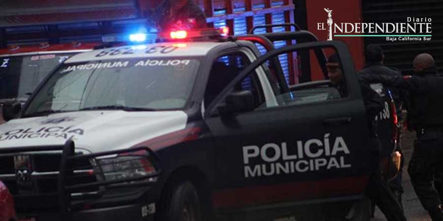 Mujer deja a hija en su auto y presuntos ladrones se la llevan