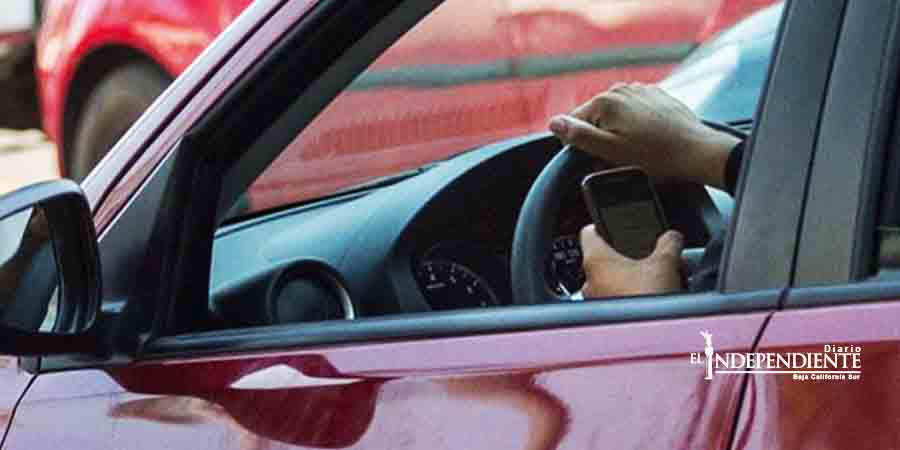 Avalan 3 años de cárcel para quien cause accidente por 'textear' al manejar