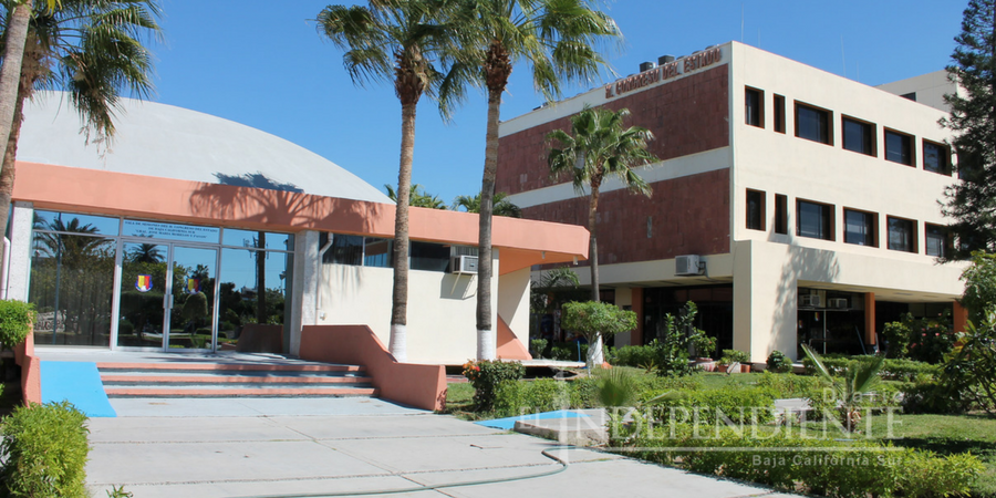 Se reducen diputados 20% en sueldo y 30 % en dotación de gasolina