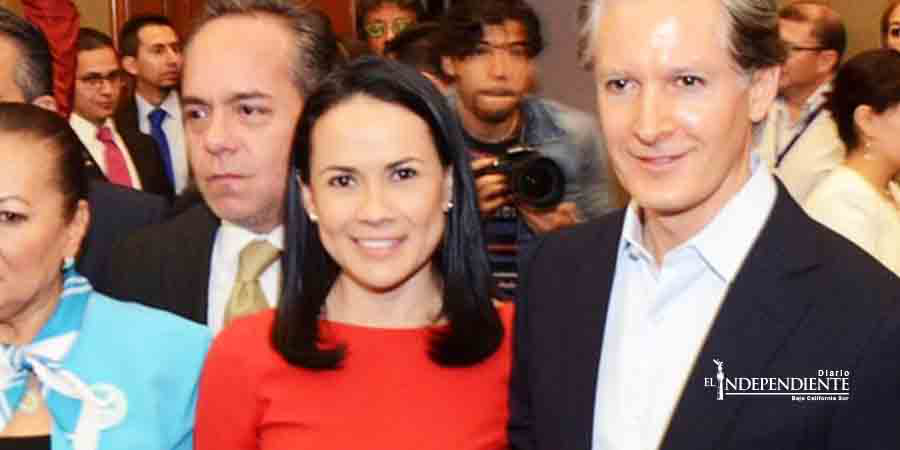 Alfredo del Mazo presenta su declaración 3de3