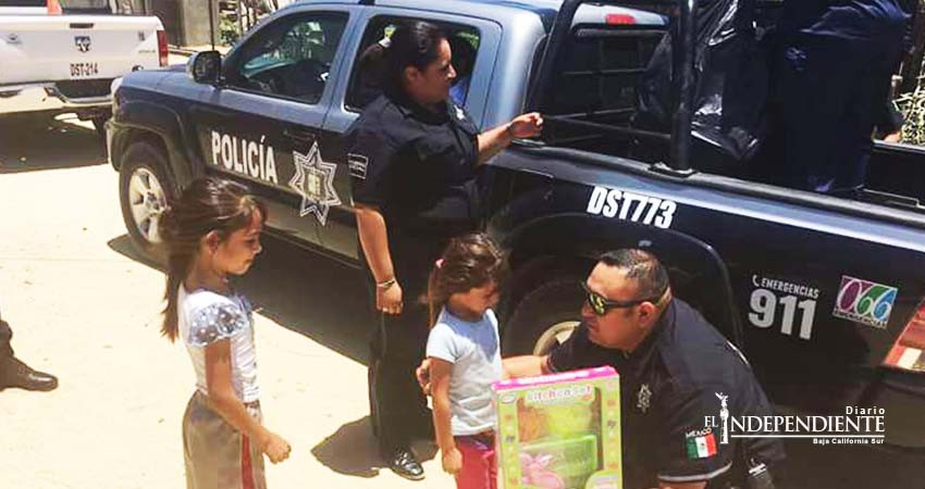 Personal del C2 regala sonrisas a niños de escasos recursos 