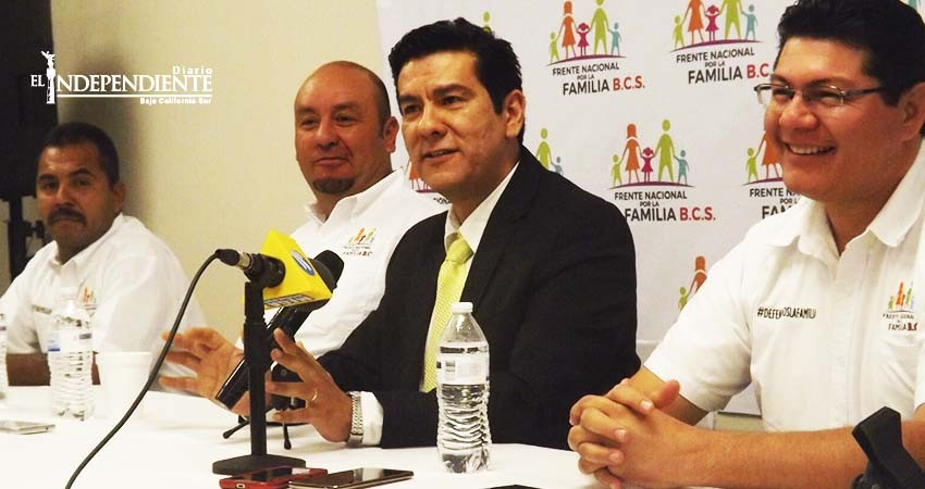 La homosexualidad es "un sentimiento" que puede revertirse: Psicólogo