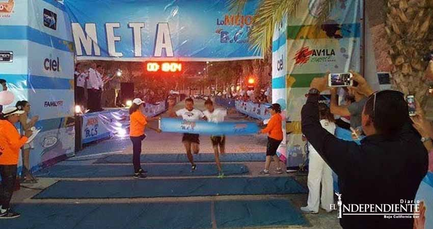 Realizan con éxito carrera nocturna del Día del Estudiante