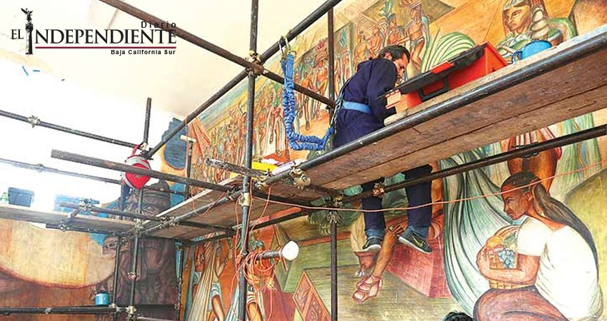 Rescatan murales de escuela modelo