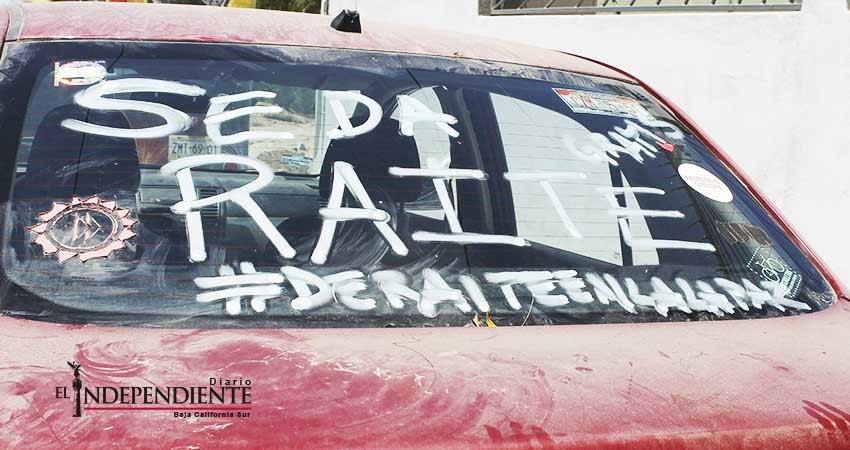 Paceños ofrecen “aventones gratis” durante paro de transportistas