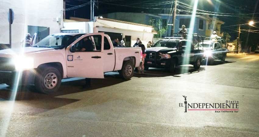 En flagrancia detienen  a dos sujetos por robo de vehículo