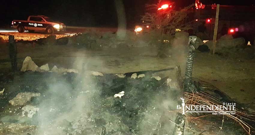 Otra vez, incendio consume una vivienda en el vado de Santa Rosa 