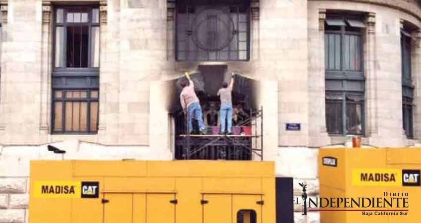 Incendio en Palacio de Bellas Artes por bodega improvisada