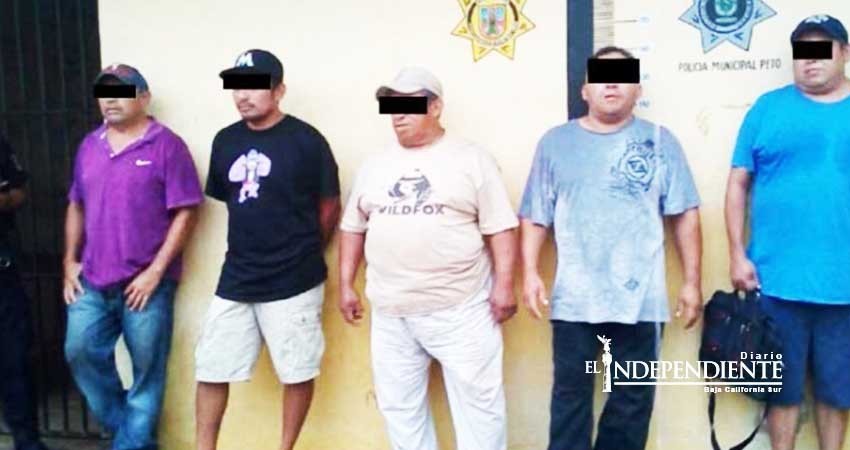 Arman fiesta en oficinas de ayuntamiento y los cachan