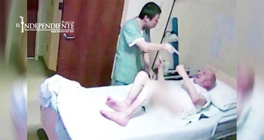  Enfermero golpea a anciano, pero recibió su merecido