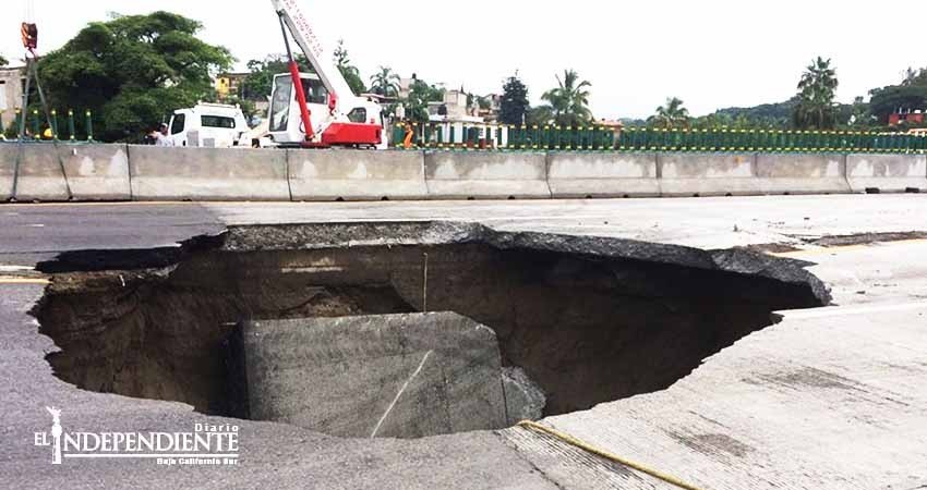 Podrían presentarse socavones en carreteras de BCS, advierte la SCT 