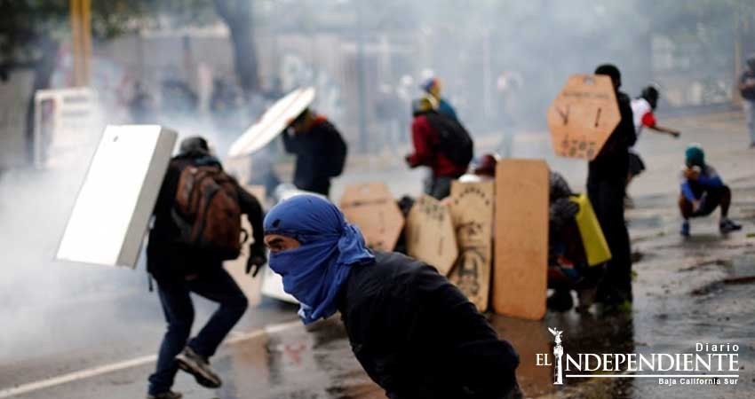 Cancillería pide a mexicanos no viajar a Venezuela