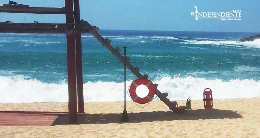 Por alto oleaje, continúa alerta en playas de Los Cabos