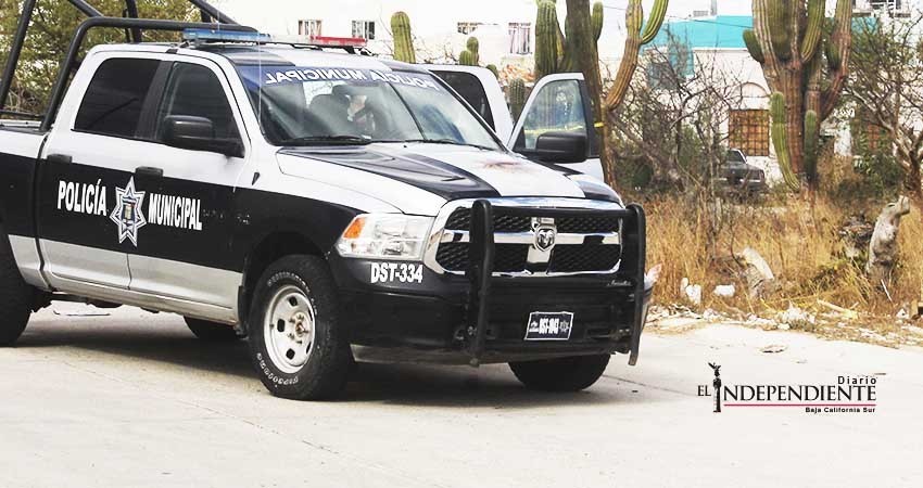 Navaja en mano, asaltan a transeúntes en CSL; les quitaron celulares 