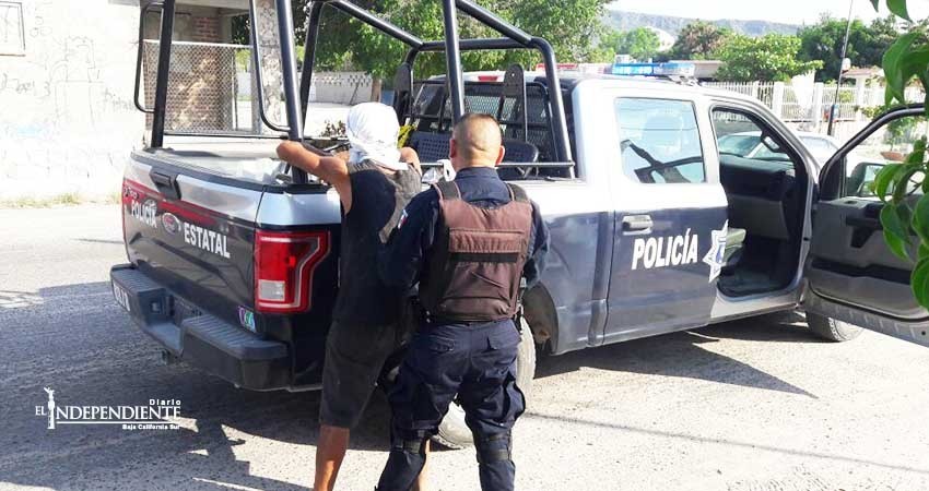 Detienen a tres hombres por delitos contra la salud