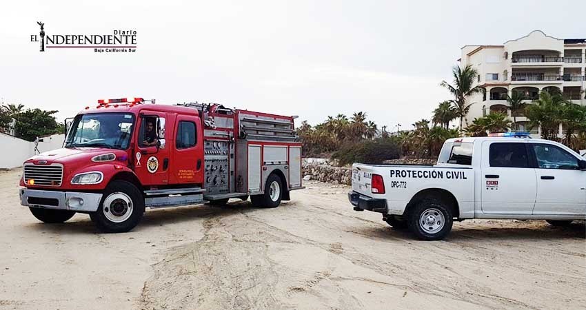 Rescatan a hombre alcoholizado que se introdujo a una playa de SJC