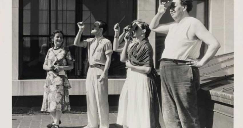 Así apreciaron Frida y Diego un eclipse hace 85 años en Detroit
