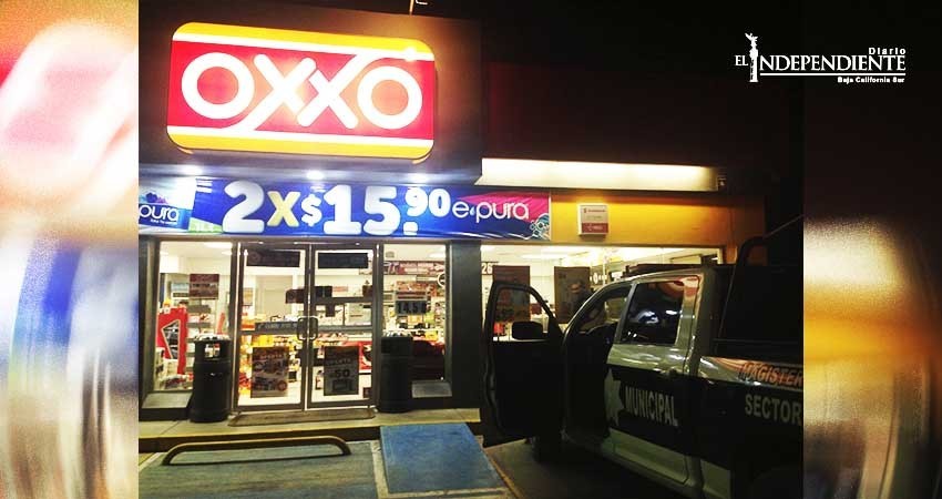 Solitario ladrón falla en asalto a tienda Oxxo