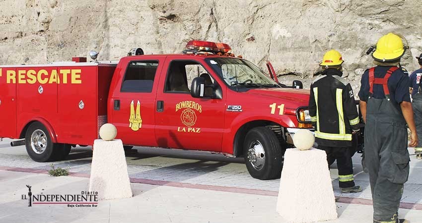 Mil 700 servicios han brindado bomberos a la Paz