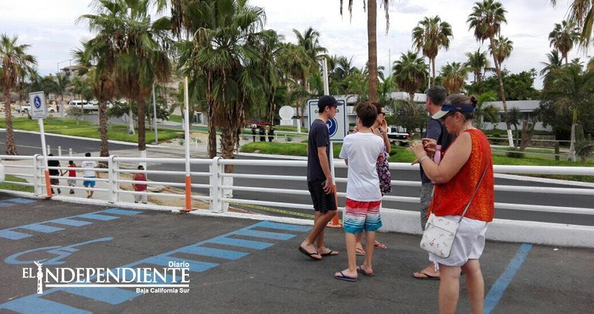 20 mil turistas en Los Cabos durante el paso de Lidia