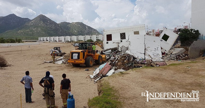 Inicia remoción de escombro de edificio que colapsó en SJC tras el paso de “Lidia”
